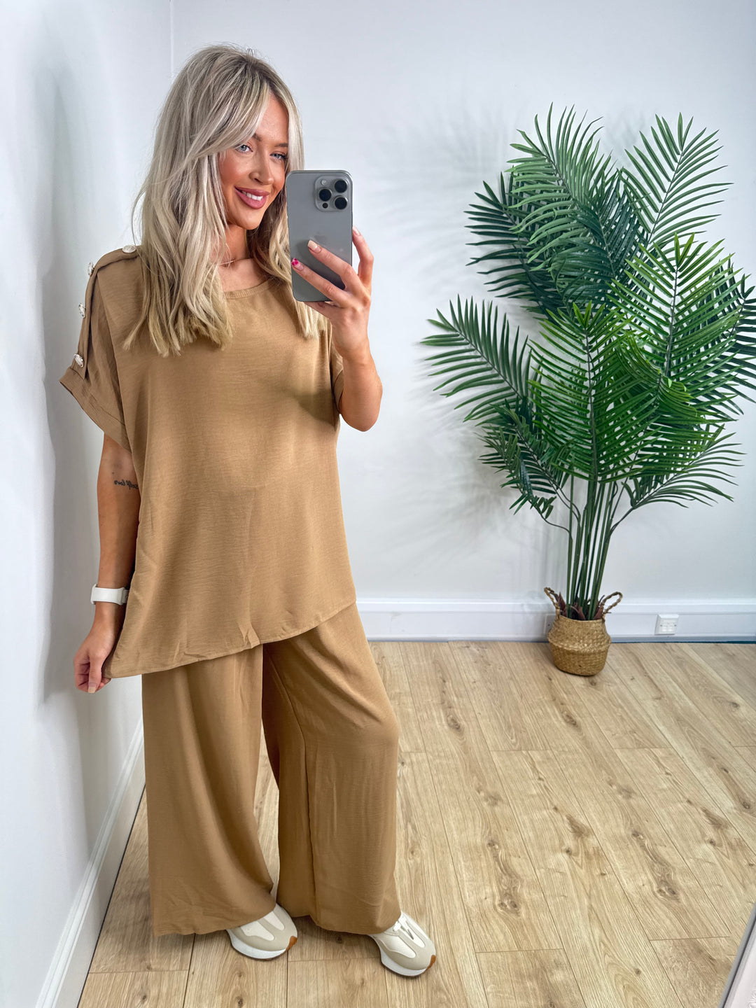 Button Coord - Camel