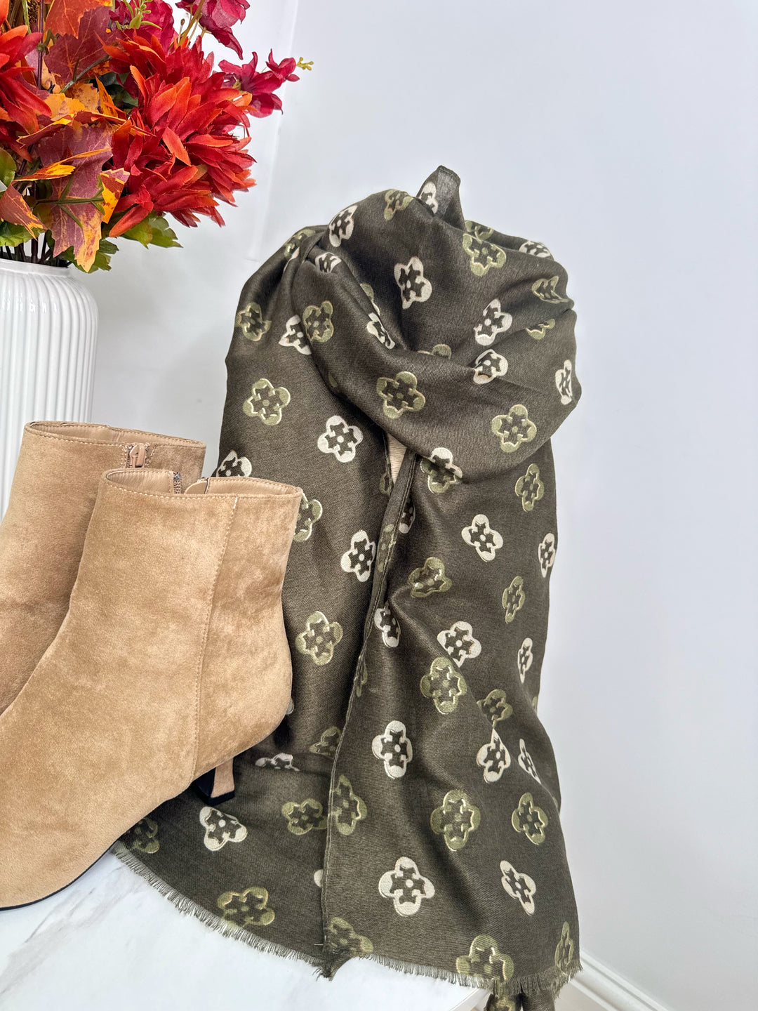 Clover Scarf - Khaki