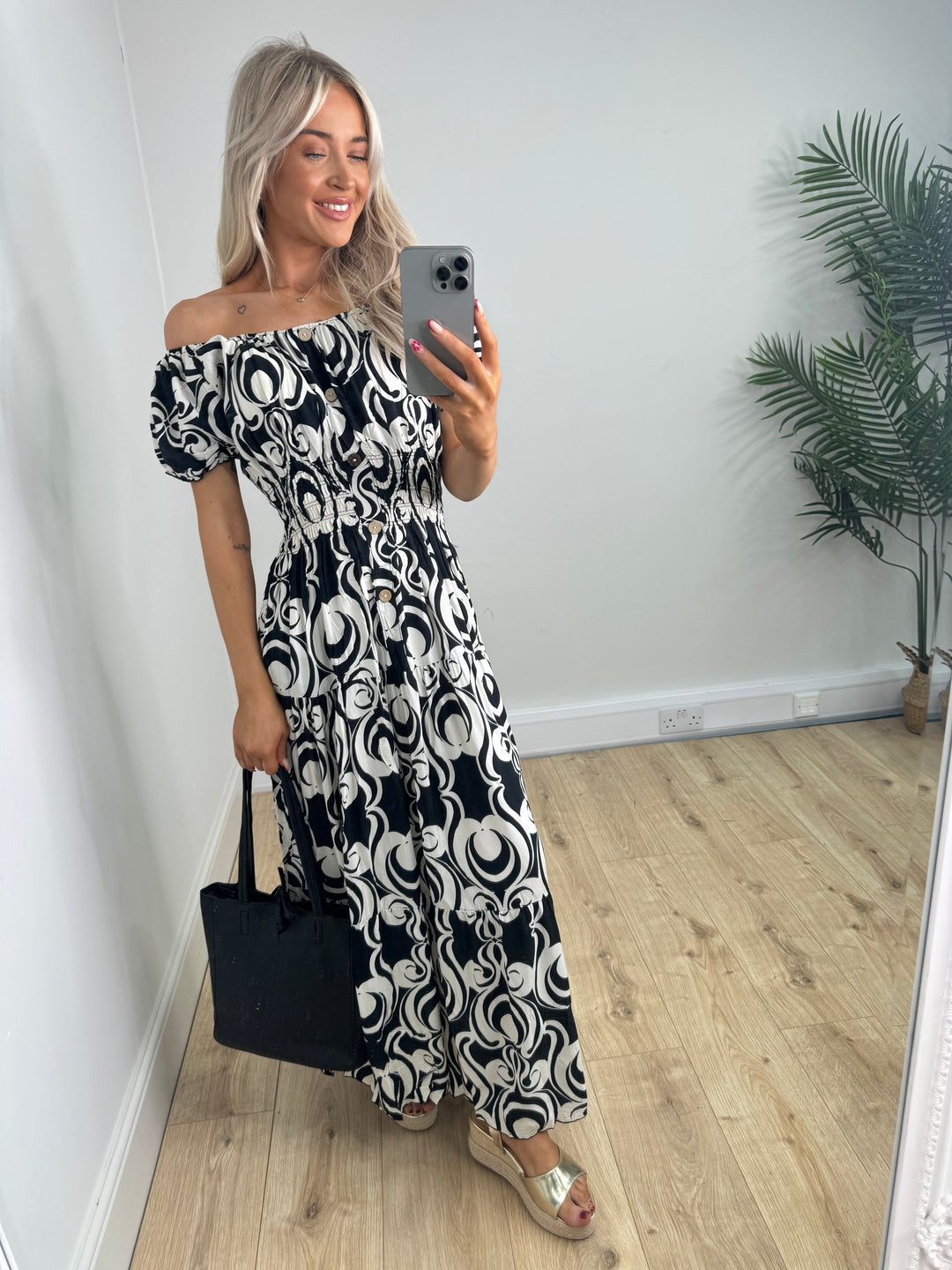 Mariah Magic Maxi Dress - Black