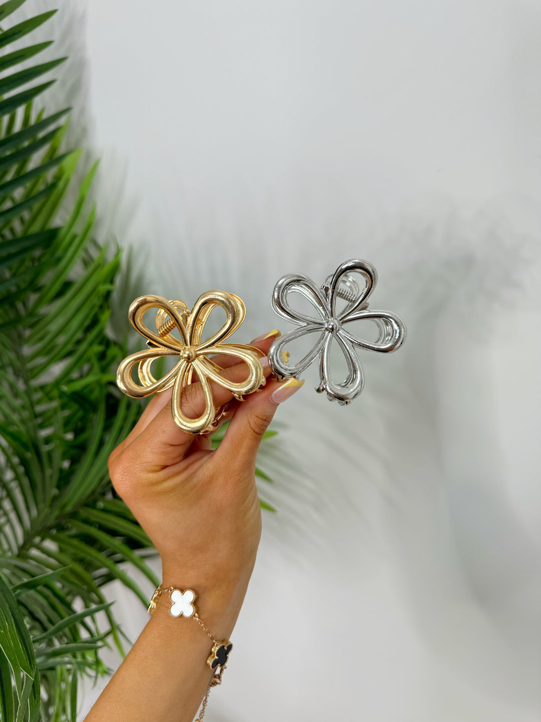 Flower Metal Clip - Silver/Gold