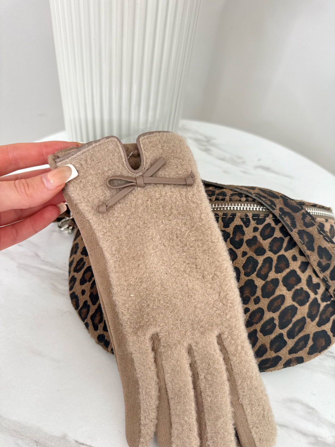 Bow Gloves - Cream