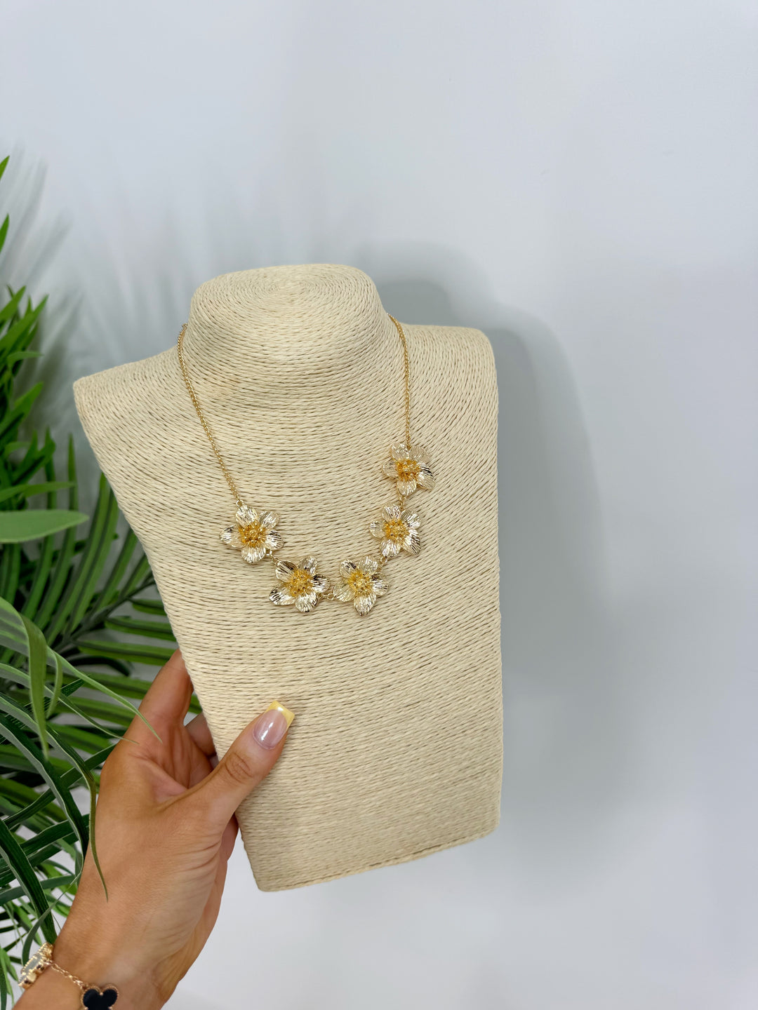 Multi Flower Necklace - Gold