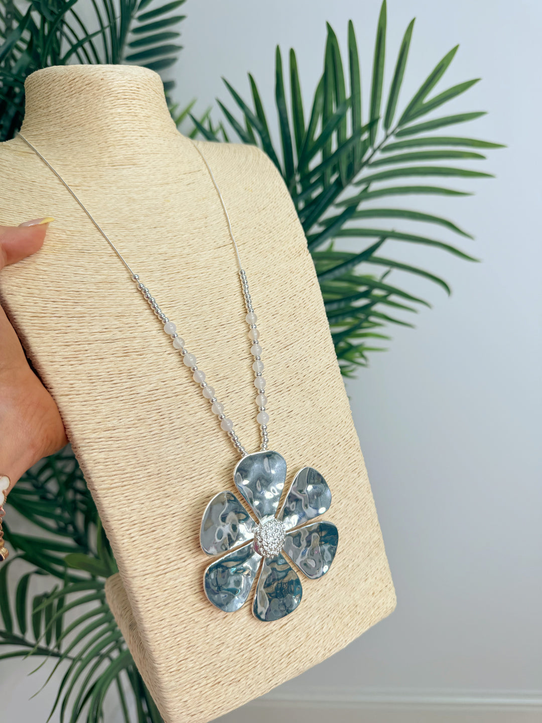 Flower Pendant Necklace - Silver