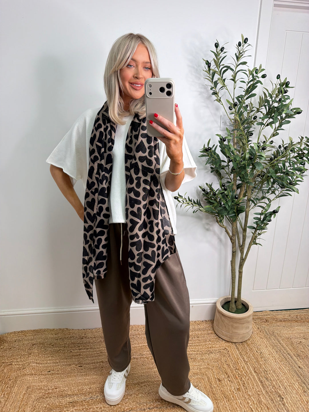 Celine Heart Scarf - Black & Mocha