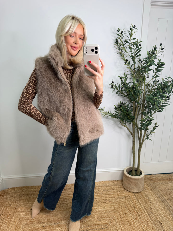 Alice Faux Fur Gillet - Mocha