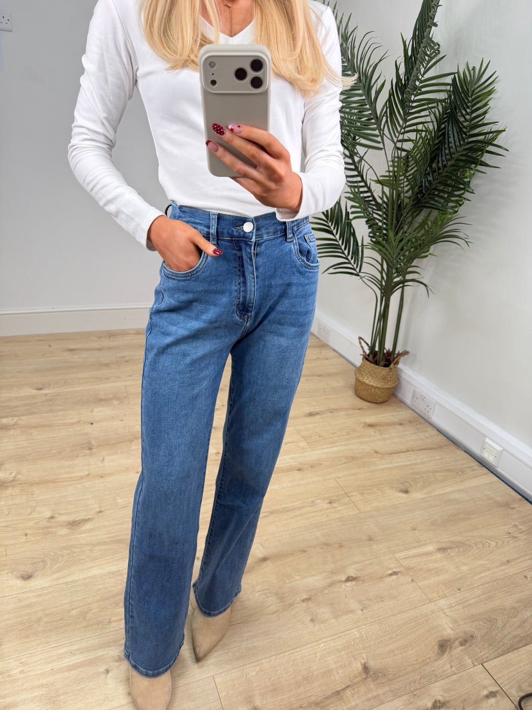 Design Jeans - Wide Leg Mid Wash