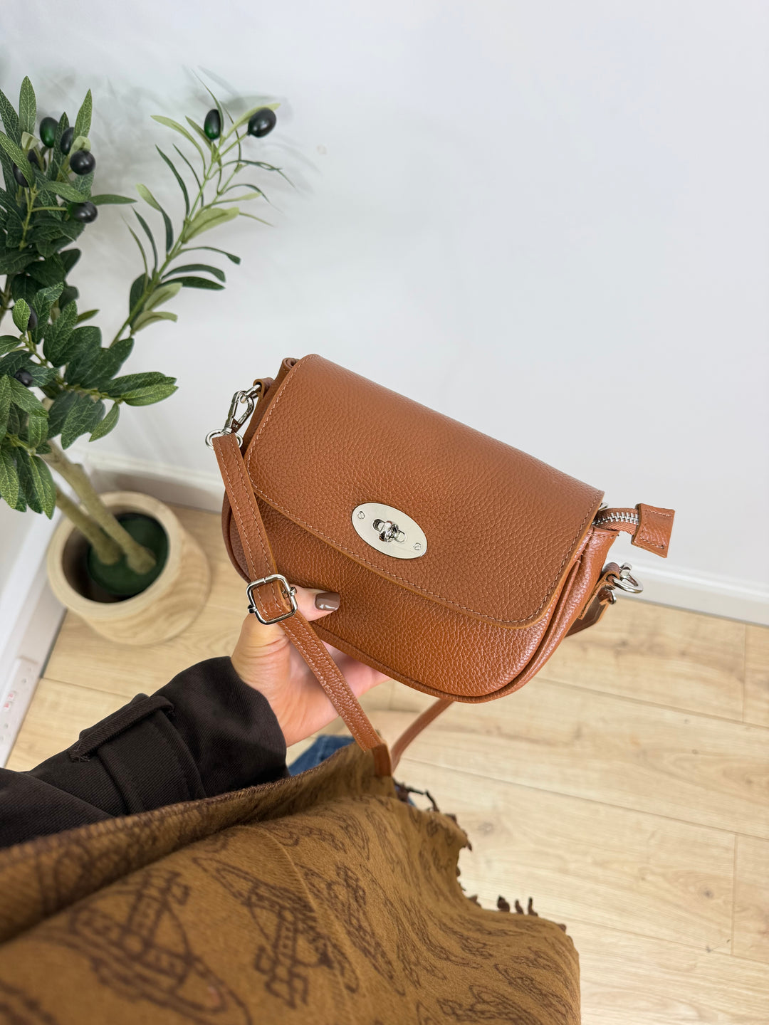 Classic Saddle Bag - Italian Real Leather Tan