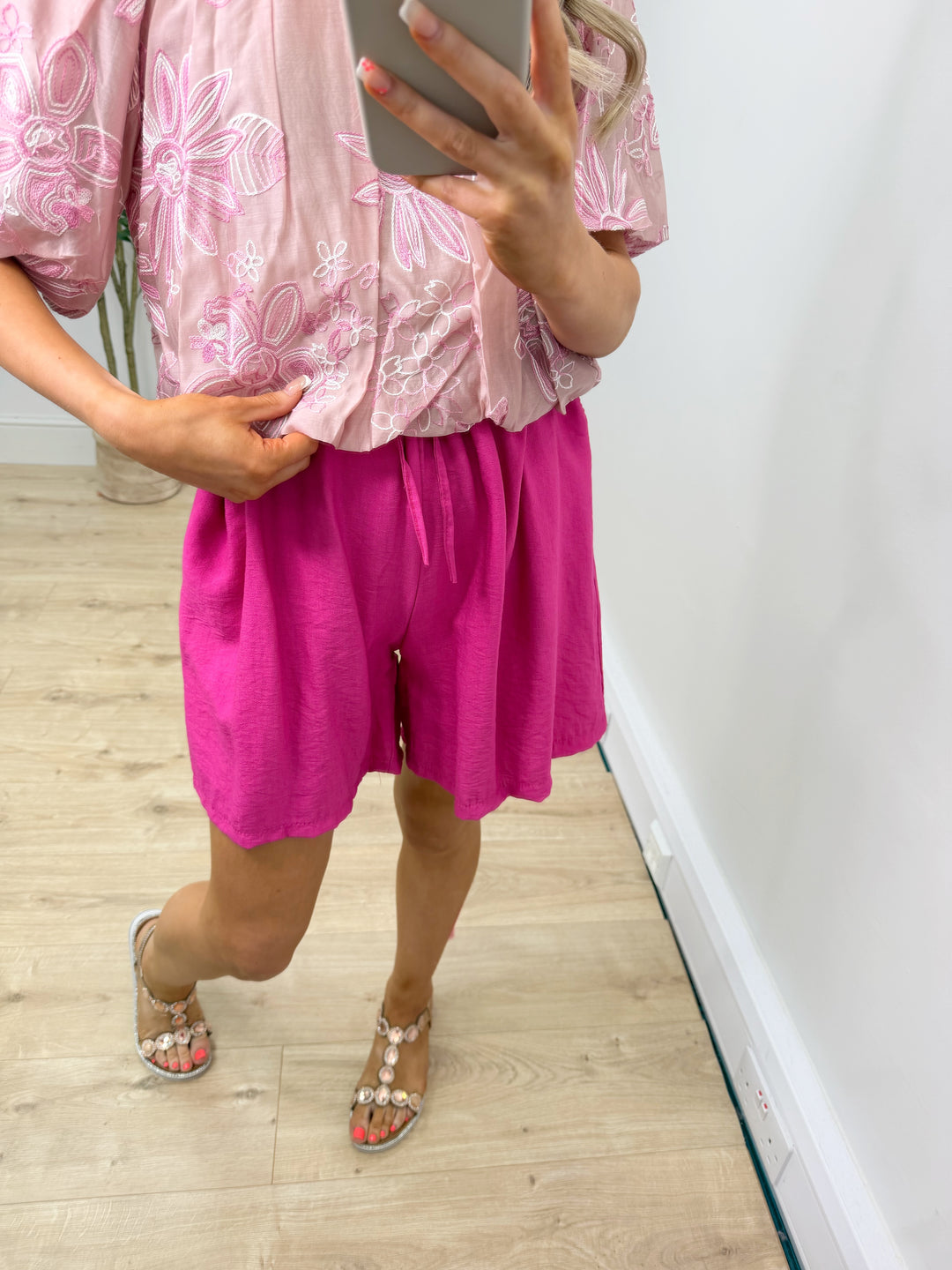 Mia Shorts - Magenta