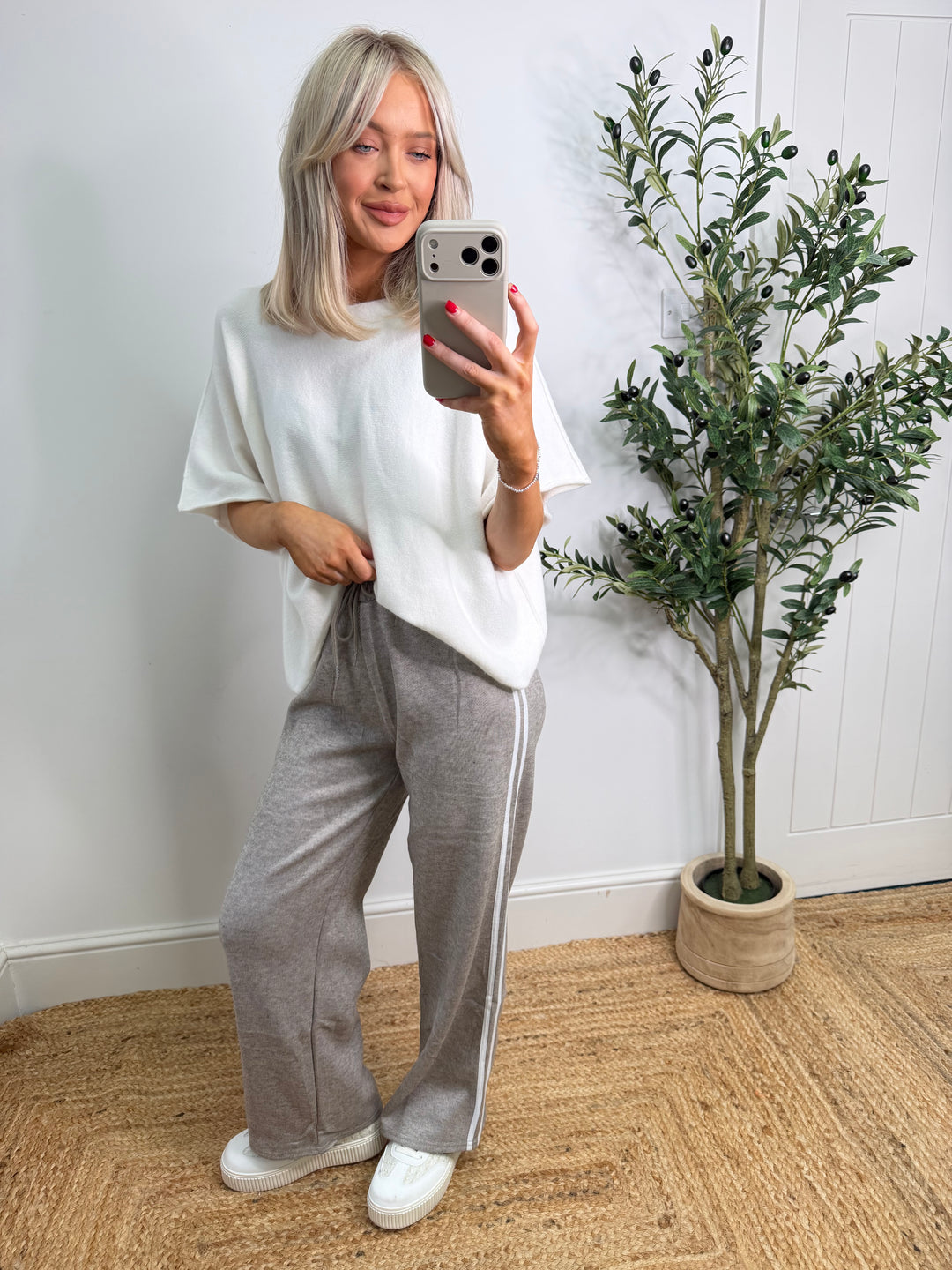 2 Stripe Joggers - Mocha