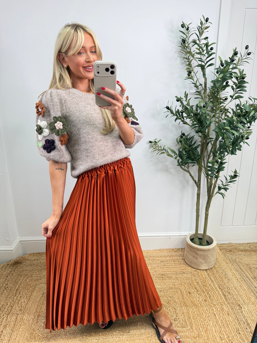 Ebony Floral Knit - Mocha