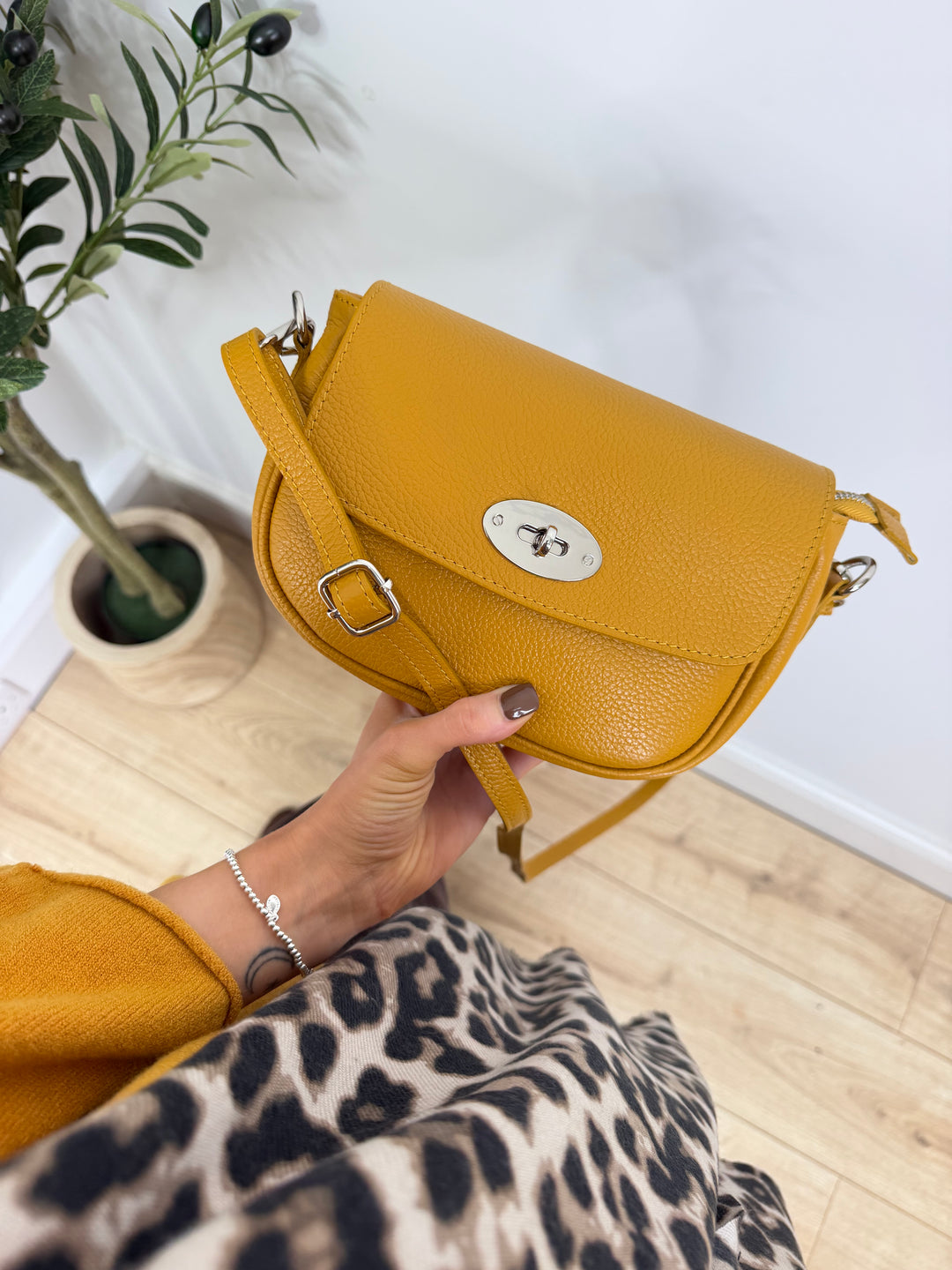 Classic Saddle Bag - Italian Real Leather Mustard