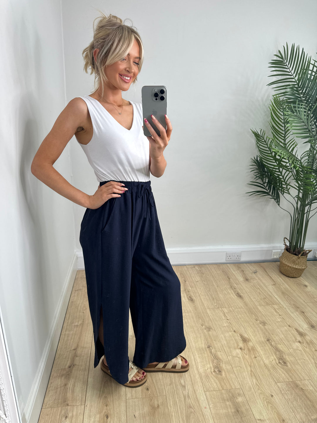 Flora Trousers - Navy