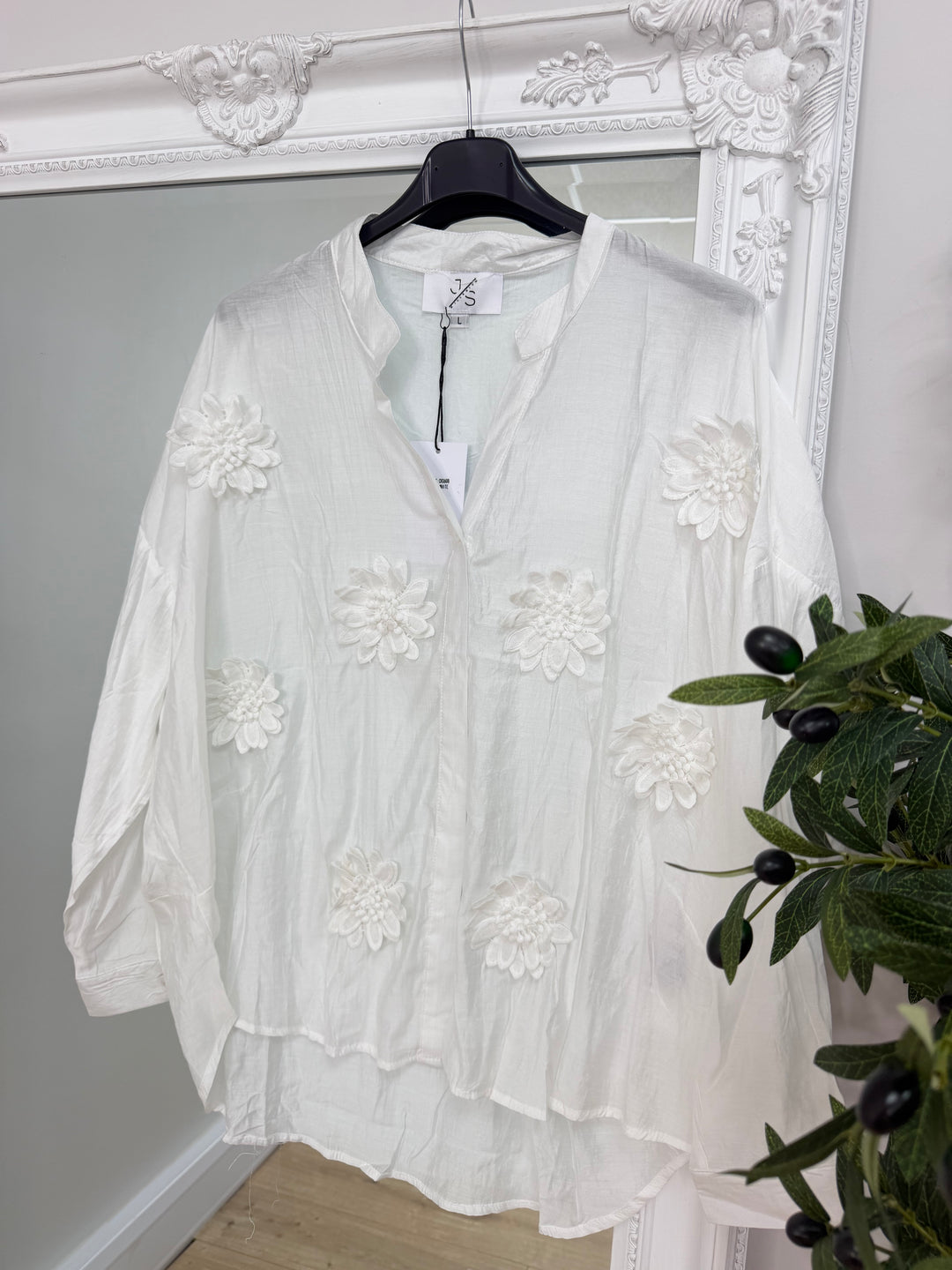 Embossed Flower Shirt - White