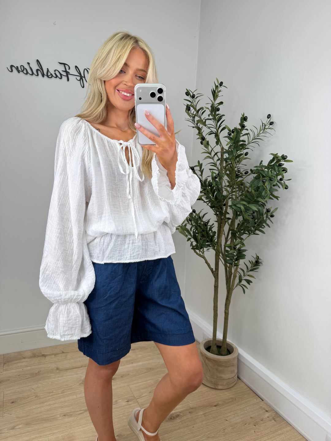 Clyde Top - White