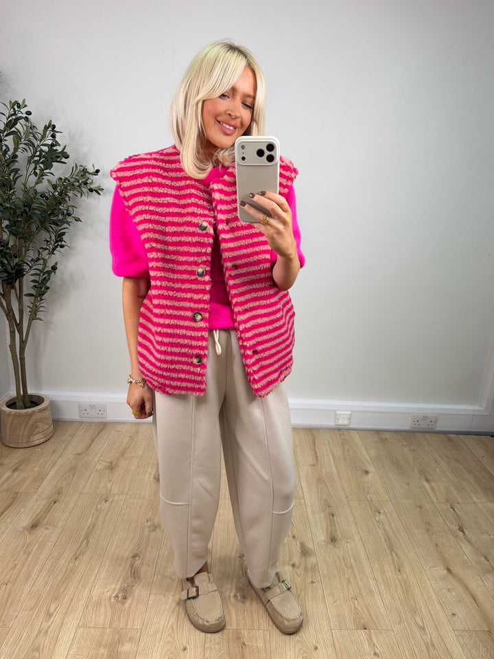 Dakota Gillet - Hot Pink