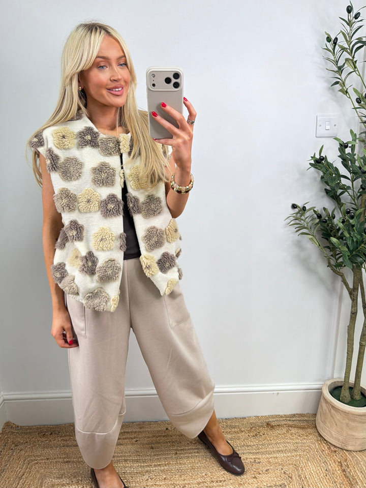 Vicki Flower Gillet - Mocha