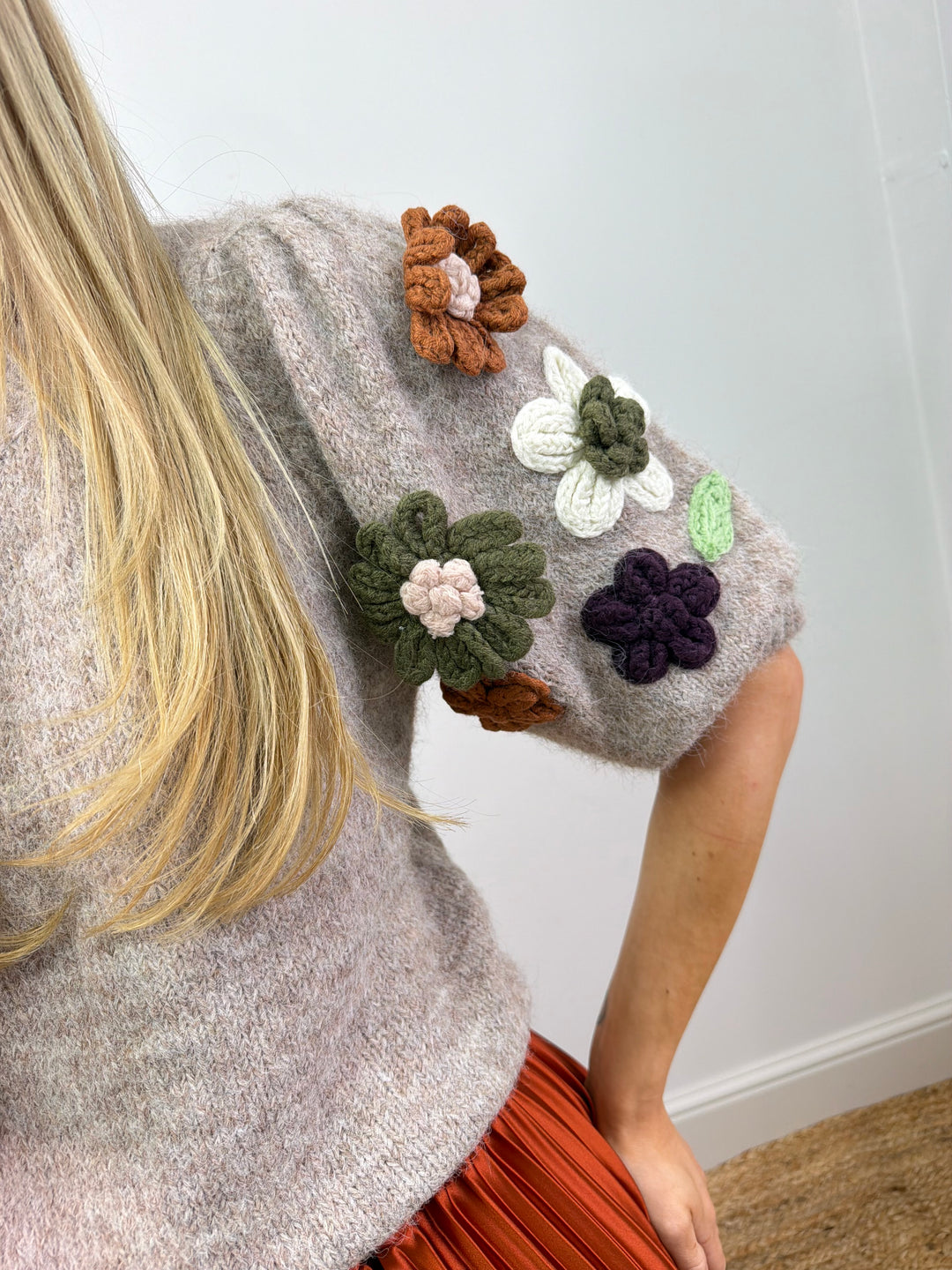 Ebony Floral Knit - Mocha