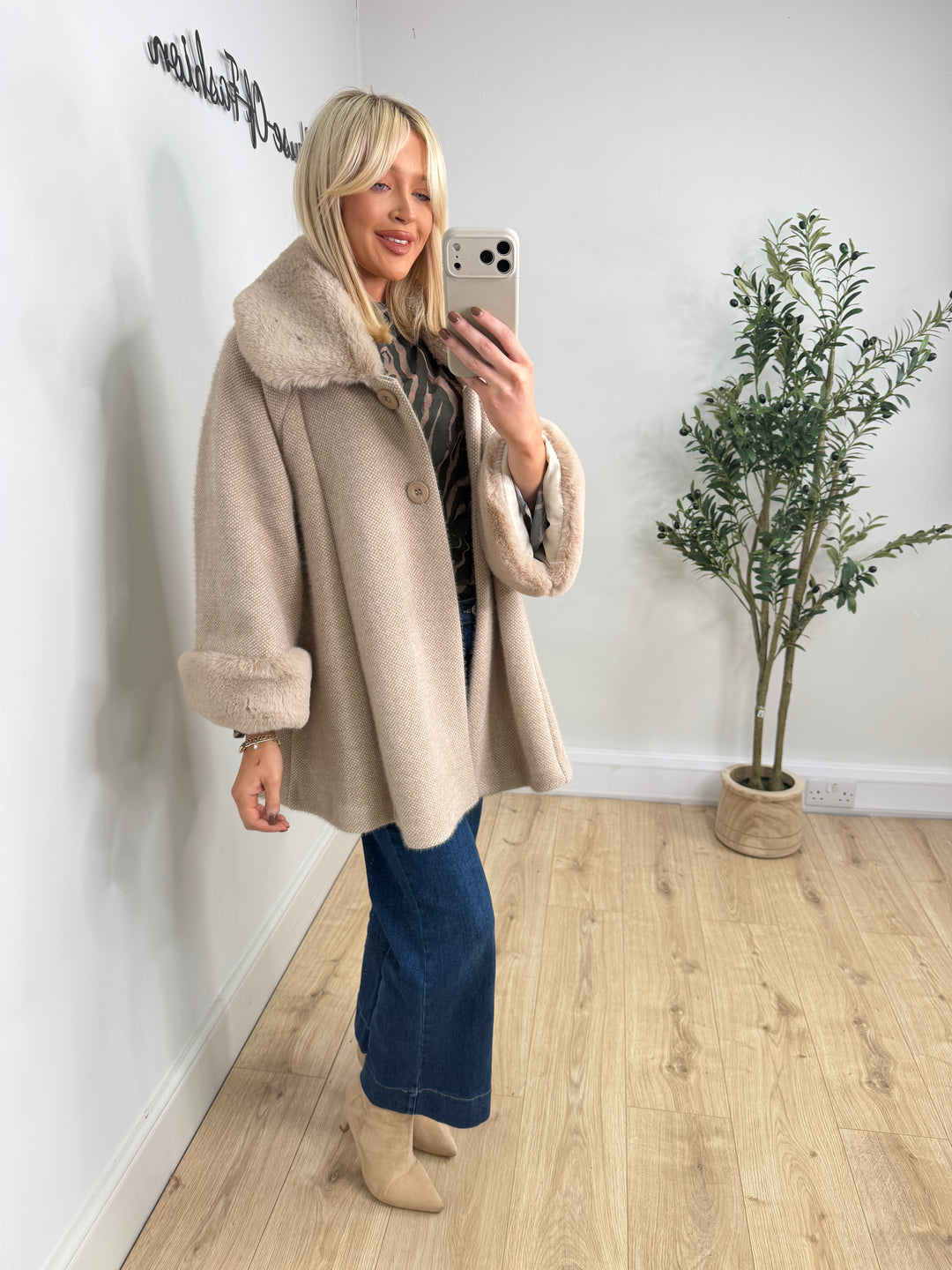 Nina Cape - Cream