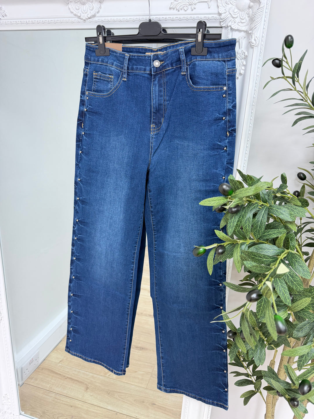 Stud Jeans