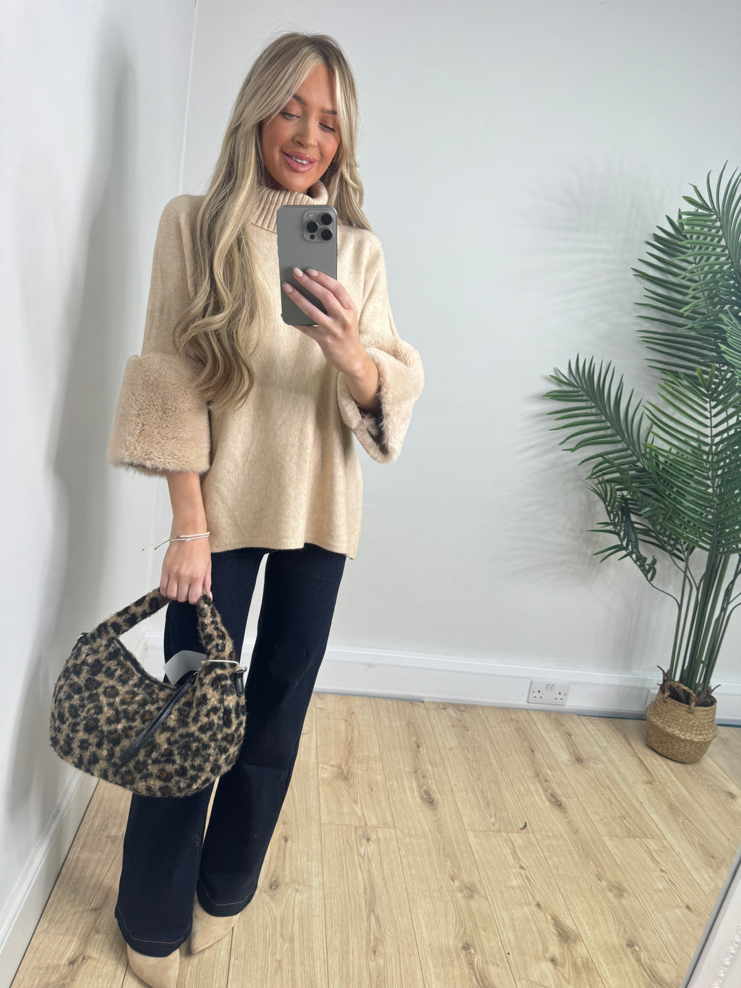 Amanda Fux Fur Cuff - Biscuit