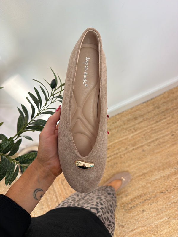Tabitha Ballet Pumps - Beige
