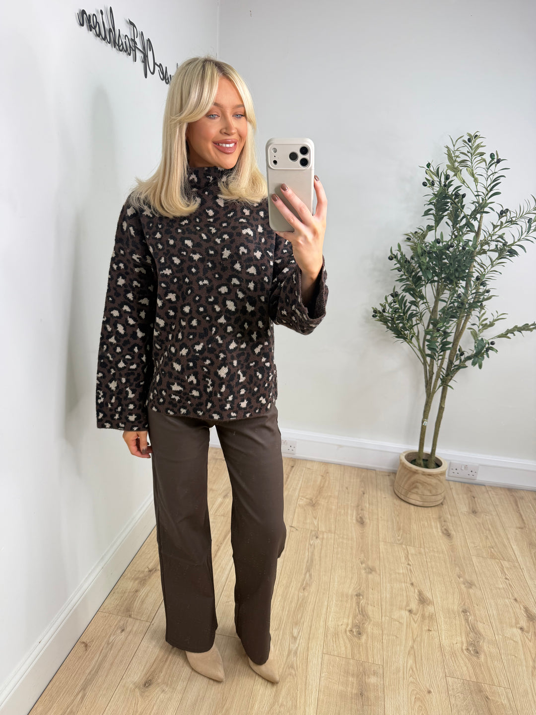 Kiara Leopard Knit - Chocolate