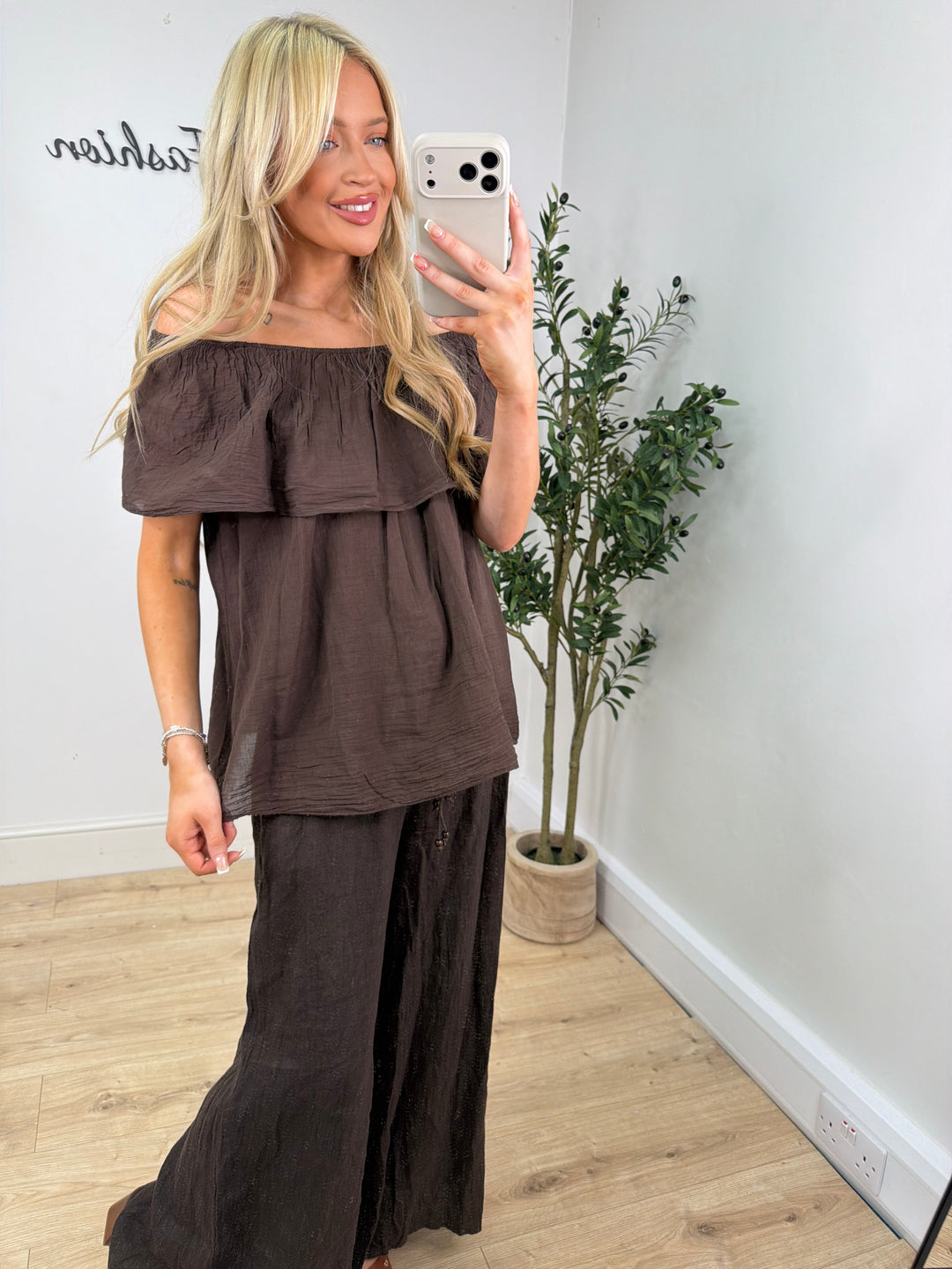 Angelina Bardot Top - Chocolate