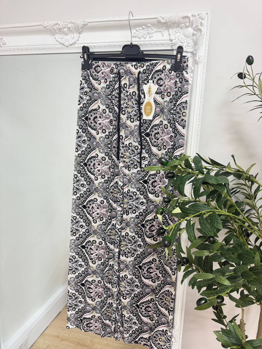 Printed Trousers - Black Paisley