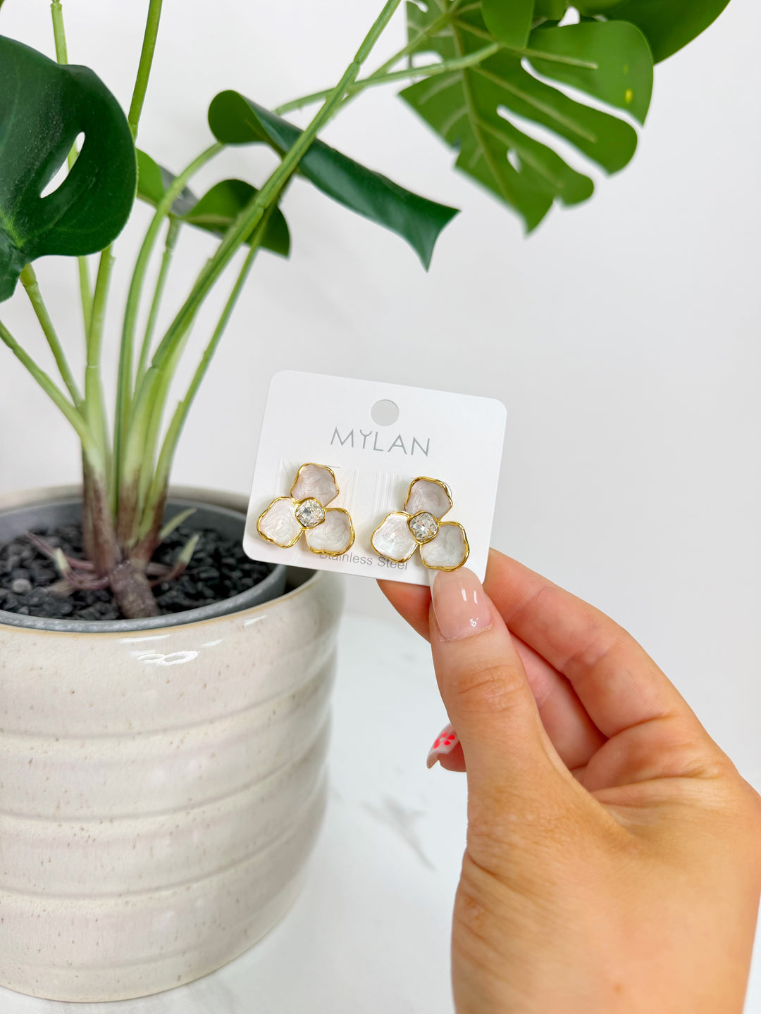 Flower Earrings - Cream