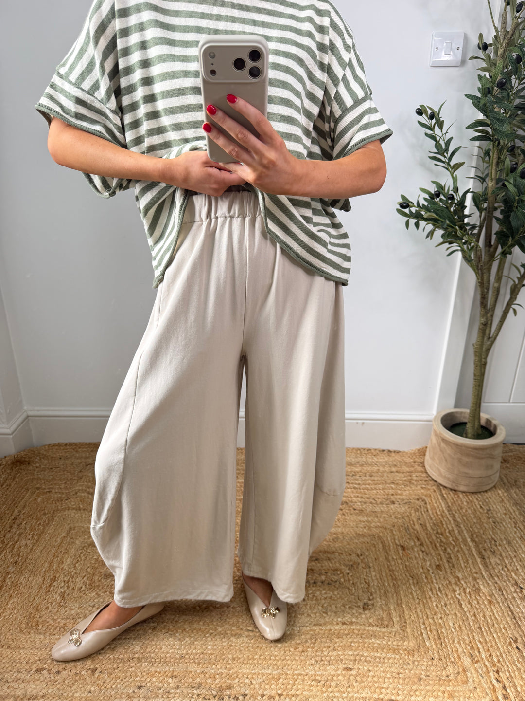 Casey Wideleg Barrel Joggers - Cream