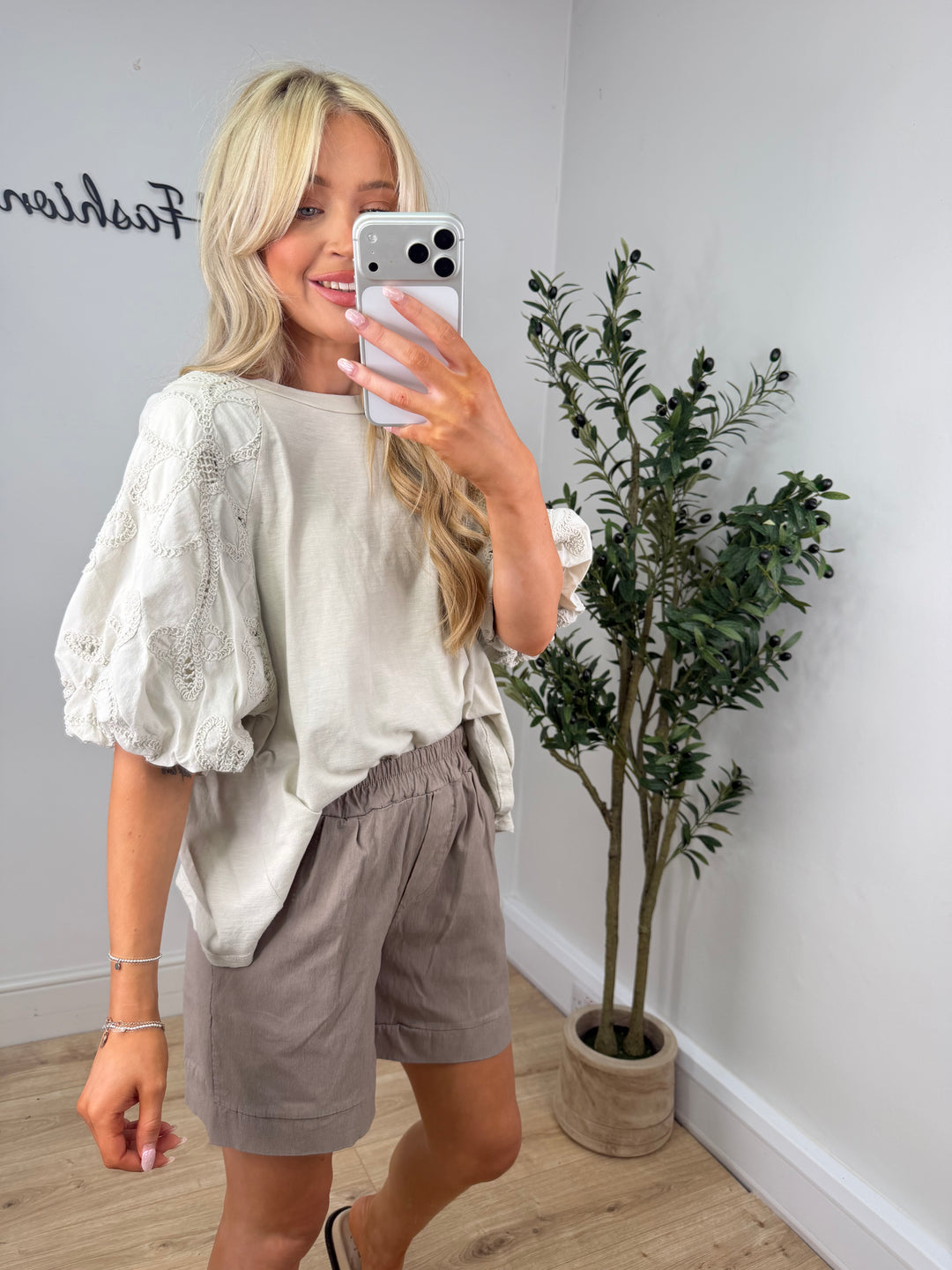 Niamh Tshirt - Beige