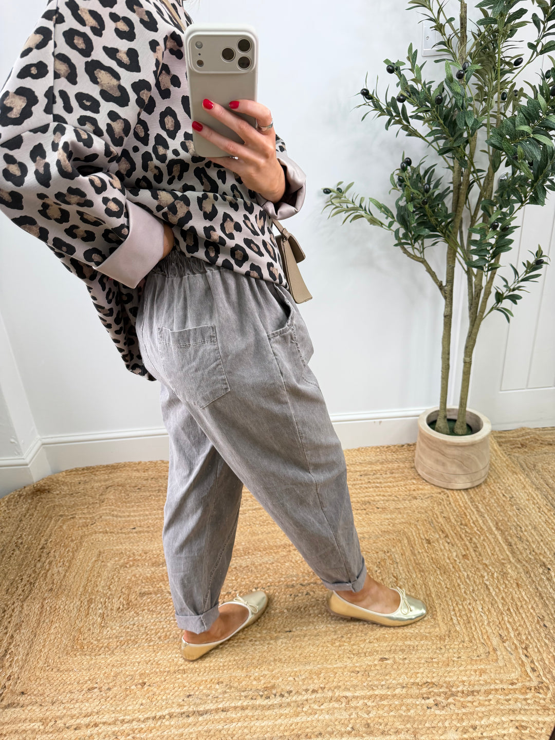 Magic Barrel Acid Wash Trousers - Mocha