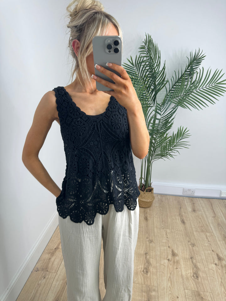 Betsy Crochet cami - Black