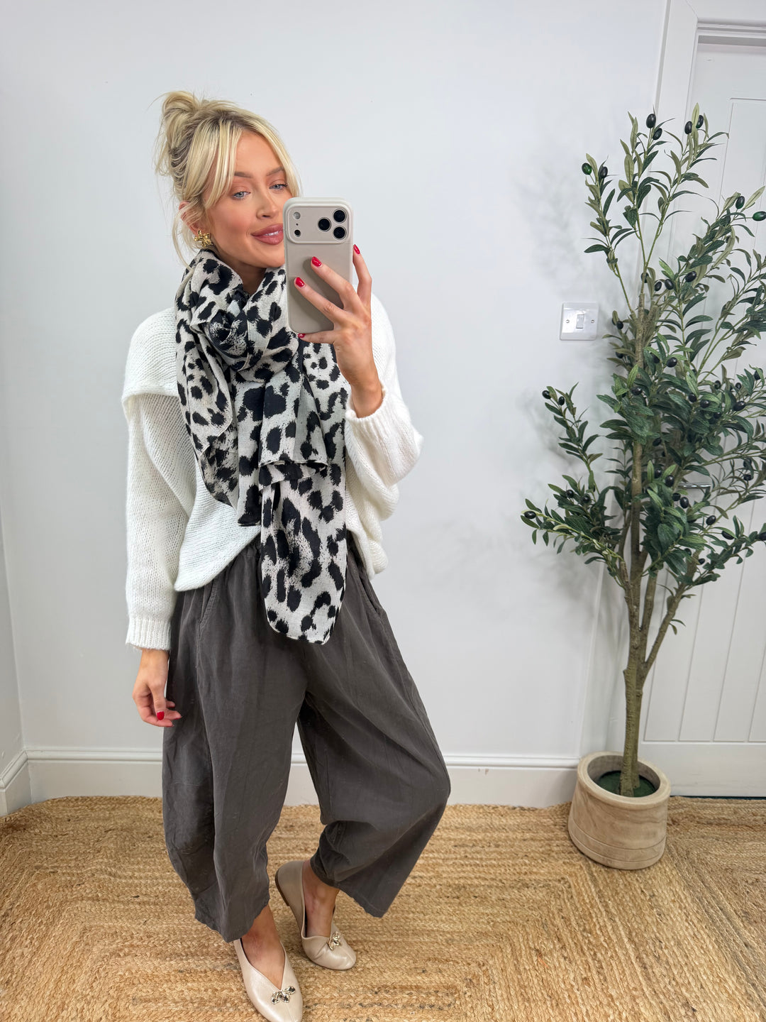 Lightweight Leopard Scarf - Cream