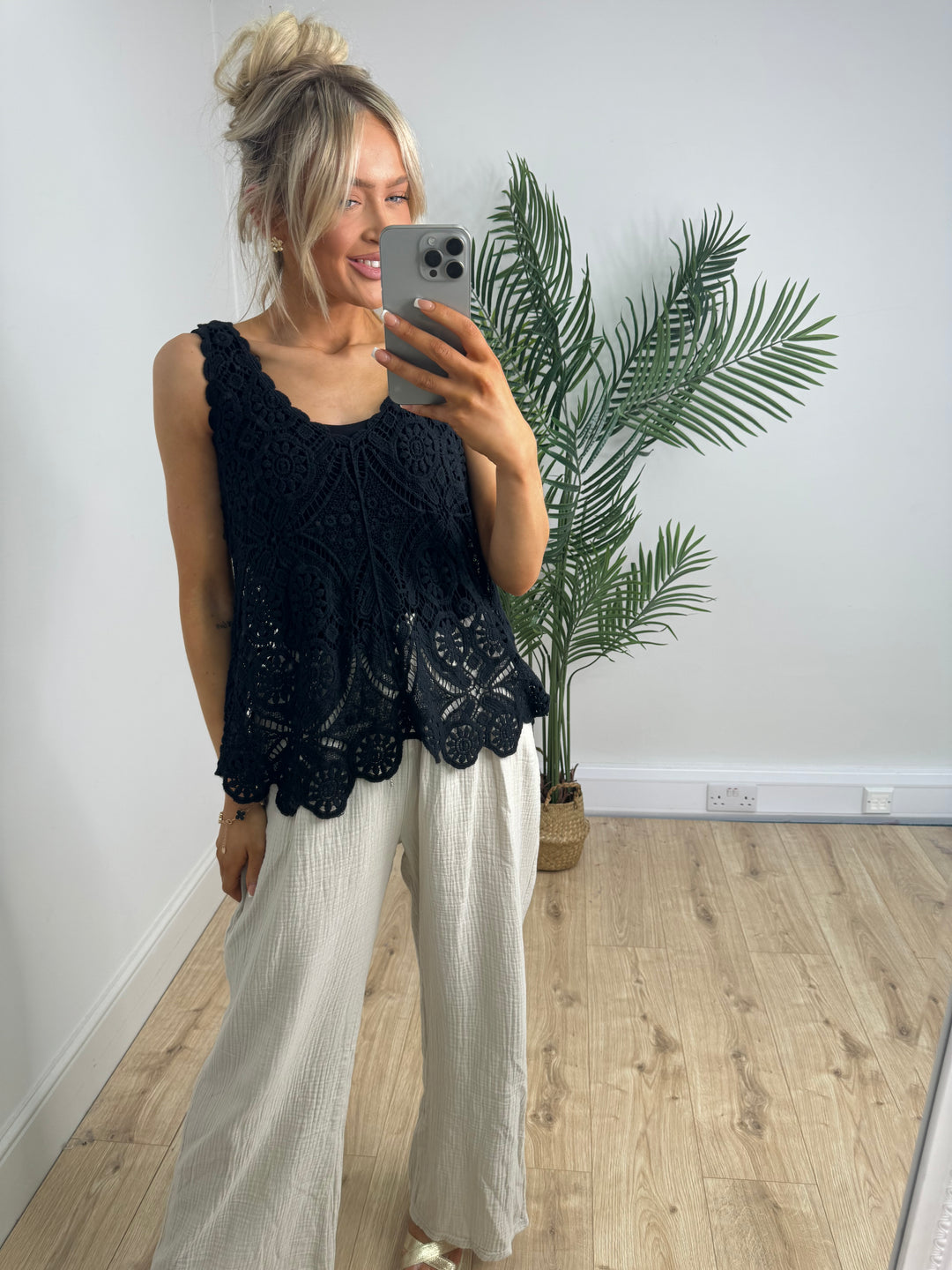 Betsy Crochet cami - Black