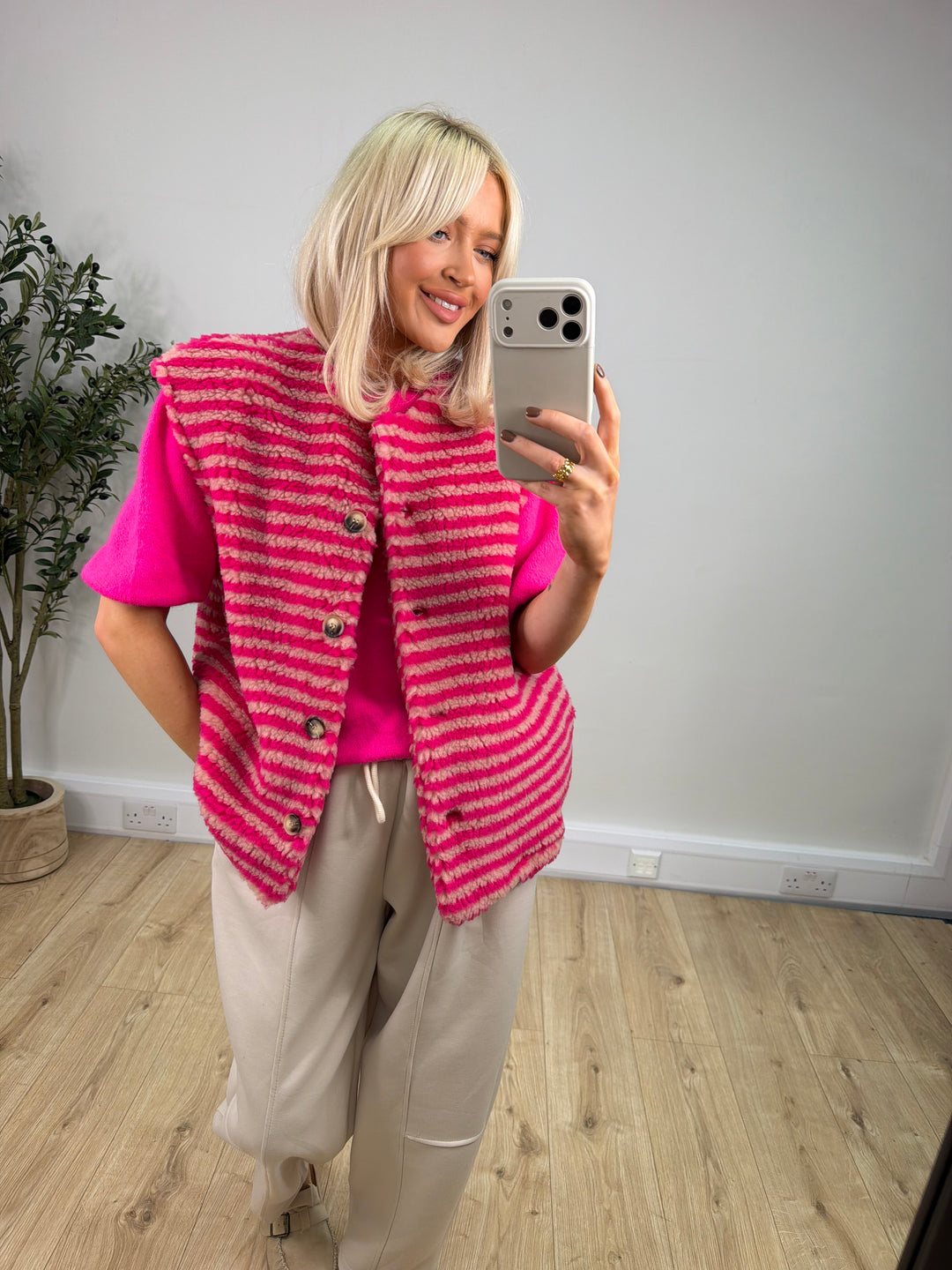 Dakota Gillet - Hot Pink
