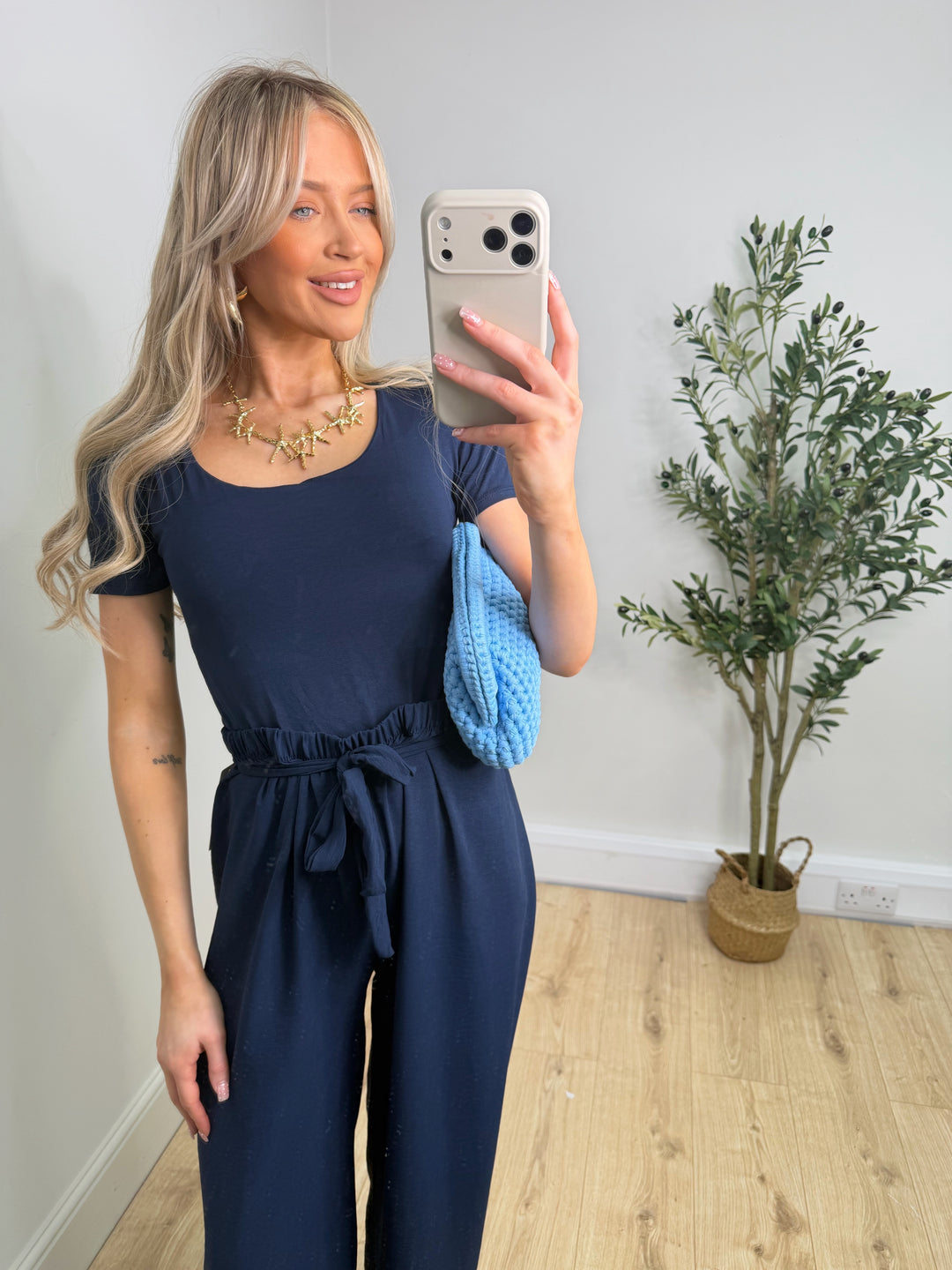 Scoop Neck Basic Tee - Navy