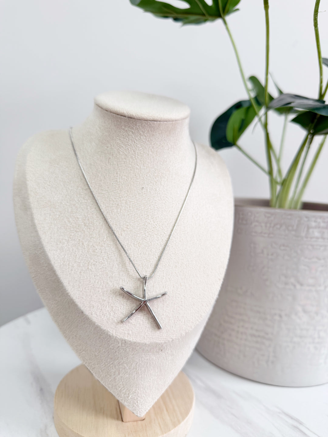 Simple Starfish Necklace - Silver