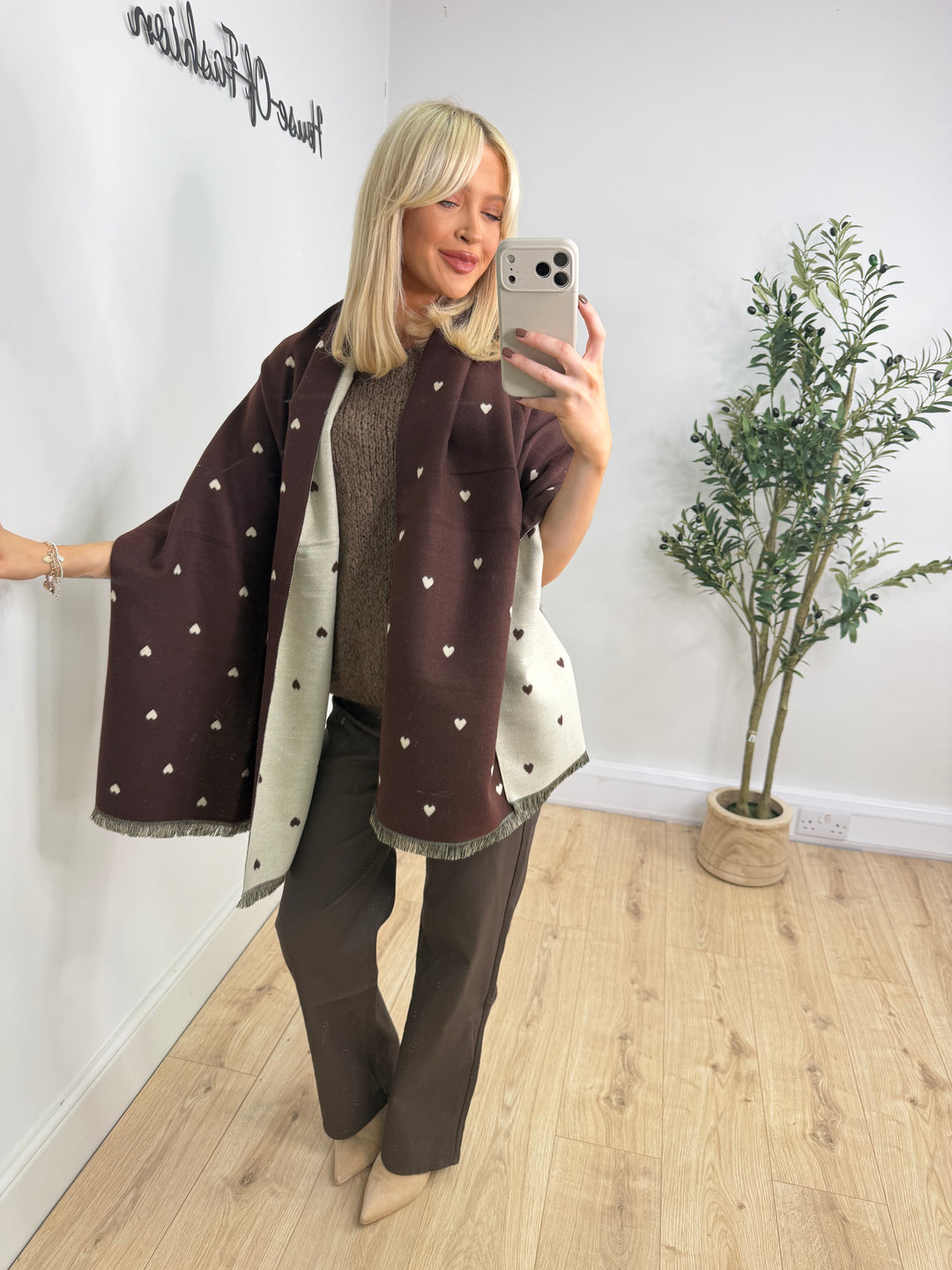 Hanna Heart Scarf - Chocolate