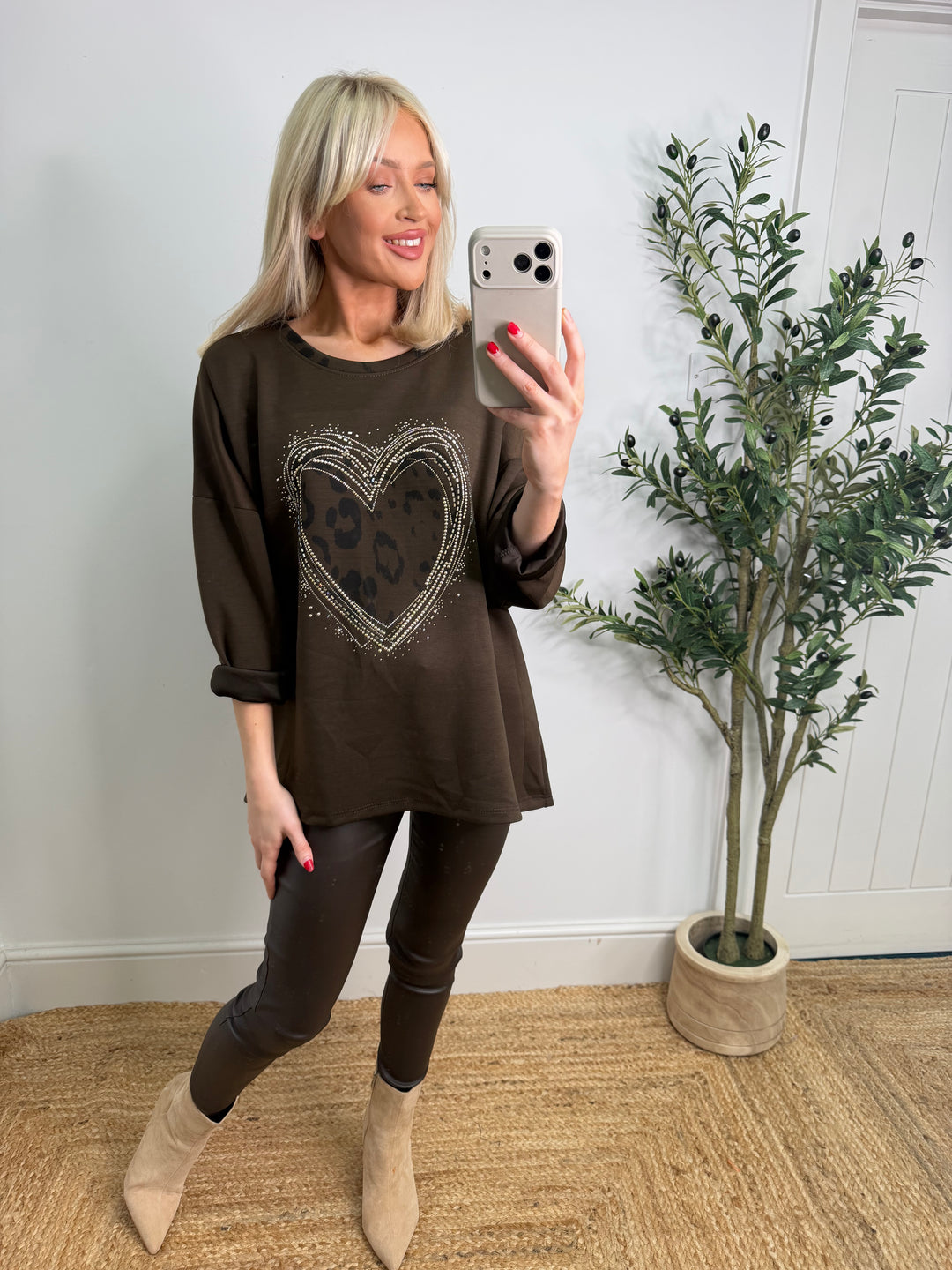 Tillie Heart Sweatshirt - Chocolate