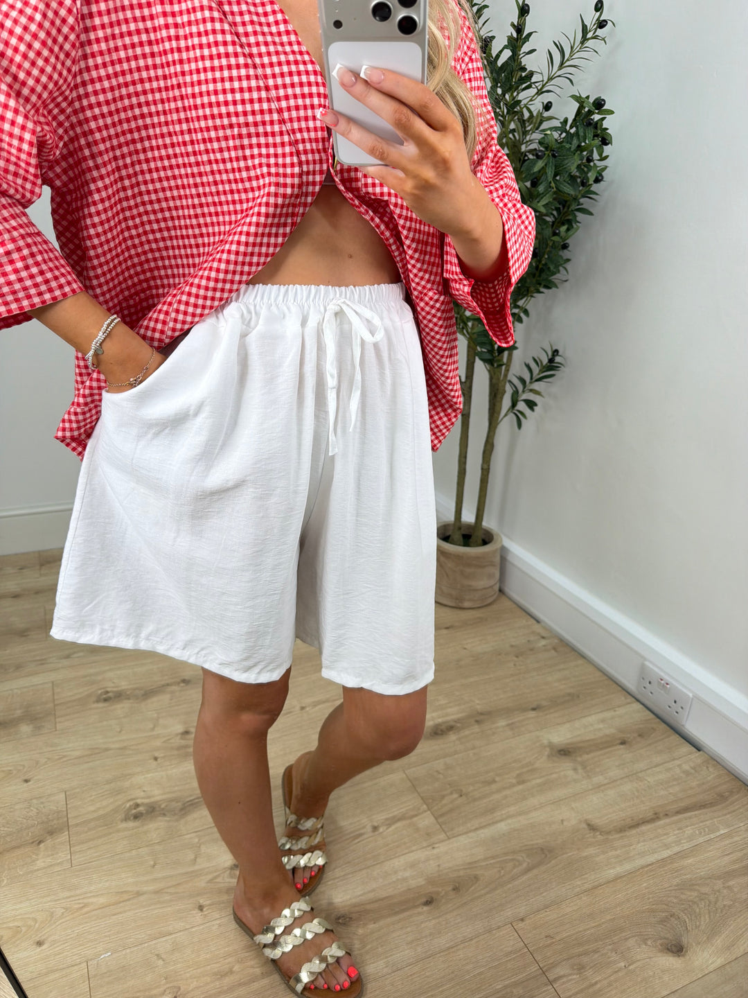 Mia Shorts - White