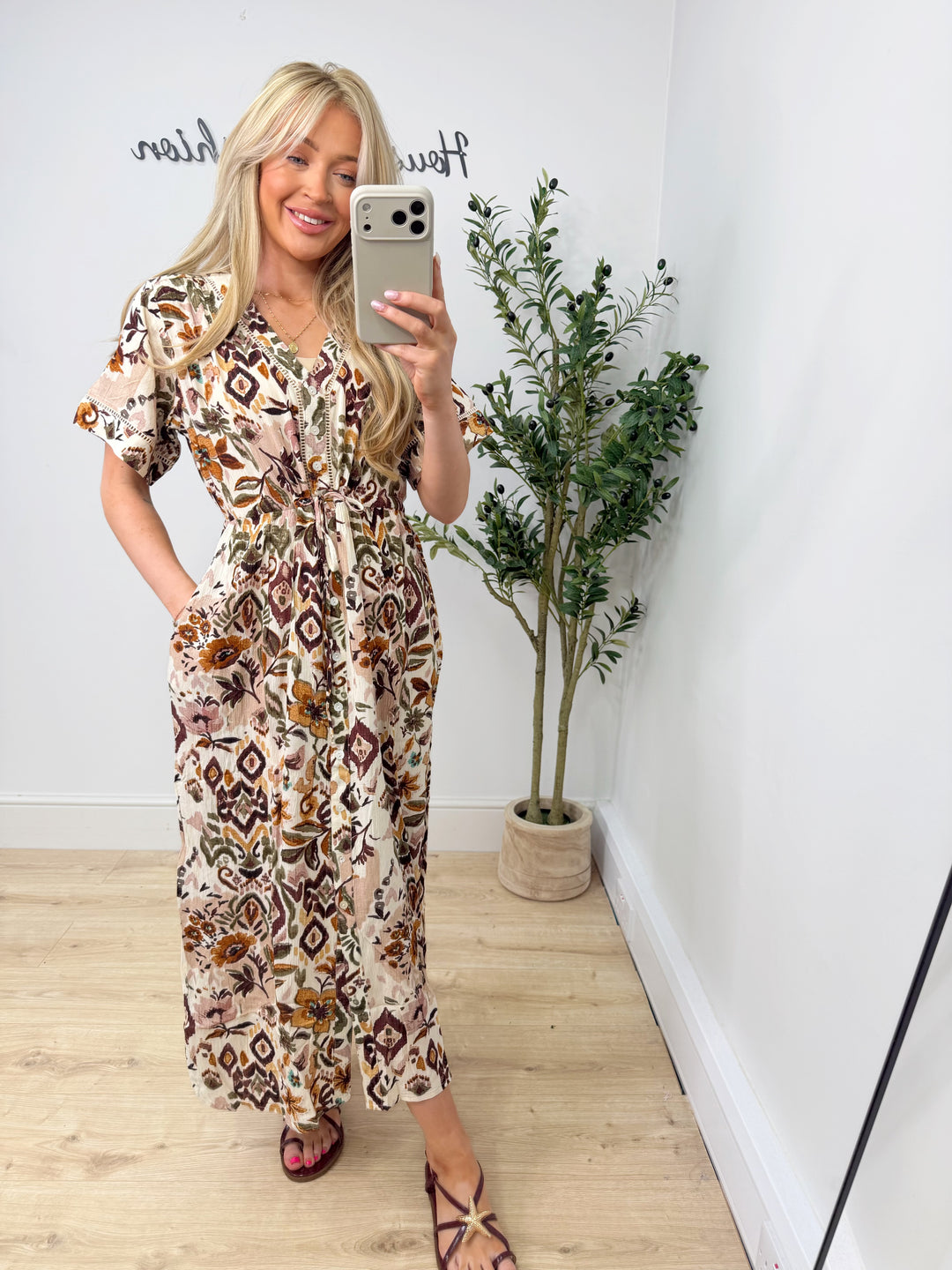 Ivanna Dress - Beige