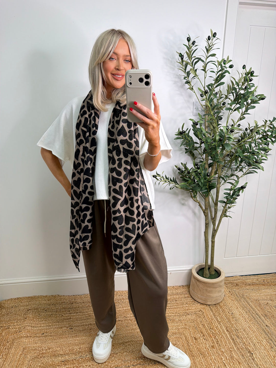 Celine Heart Scarf - Black & Mocha