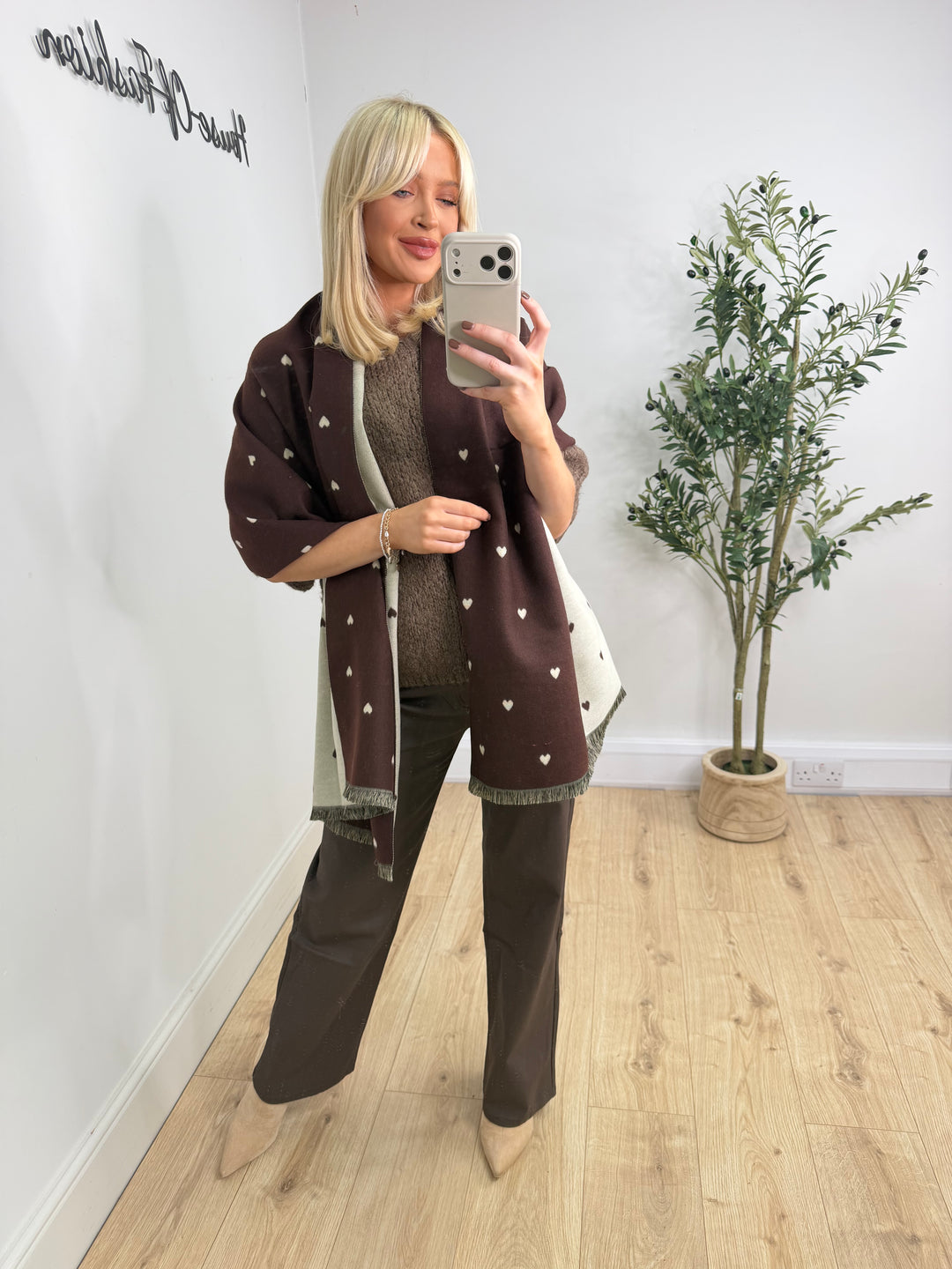 Hanna Heart Scarf - Chocolate