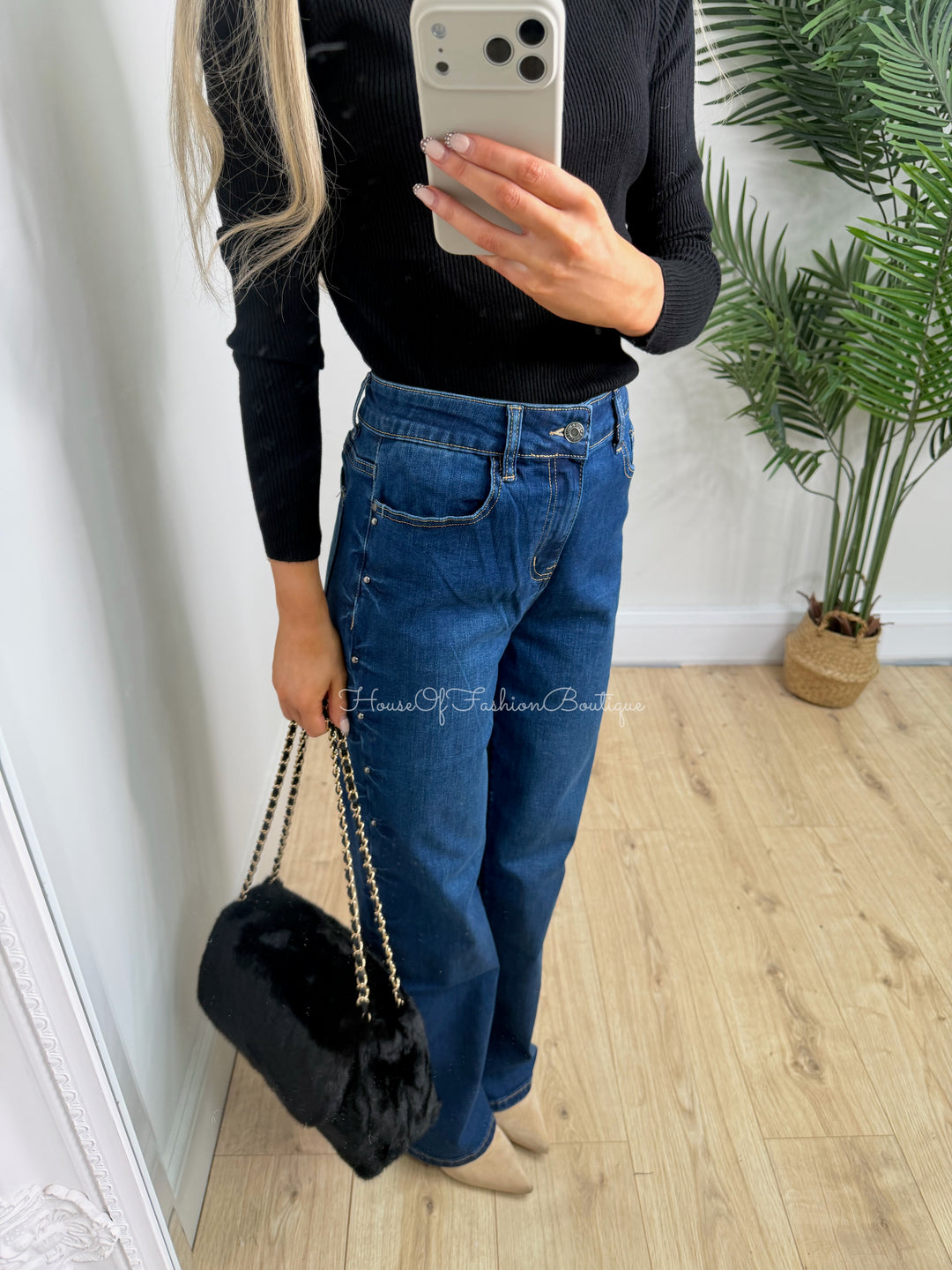 Voggo Stud Jeans - Dark Wash