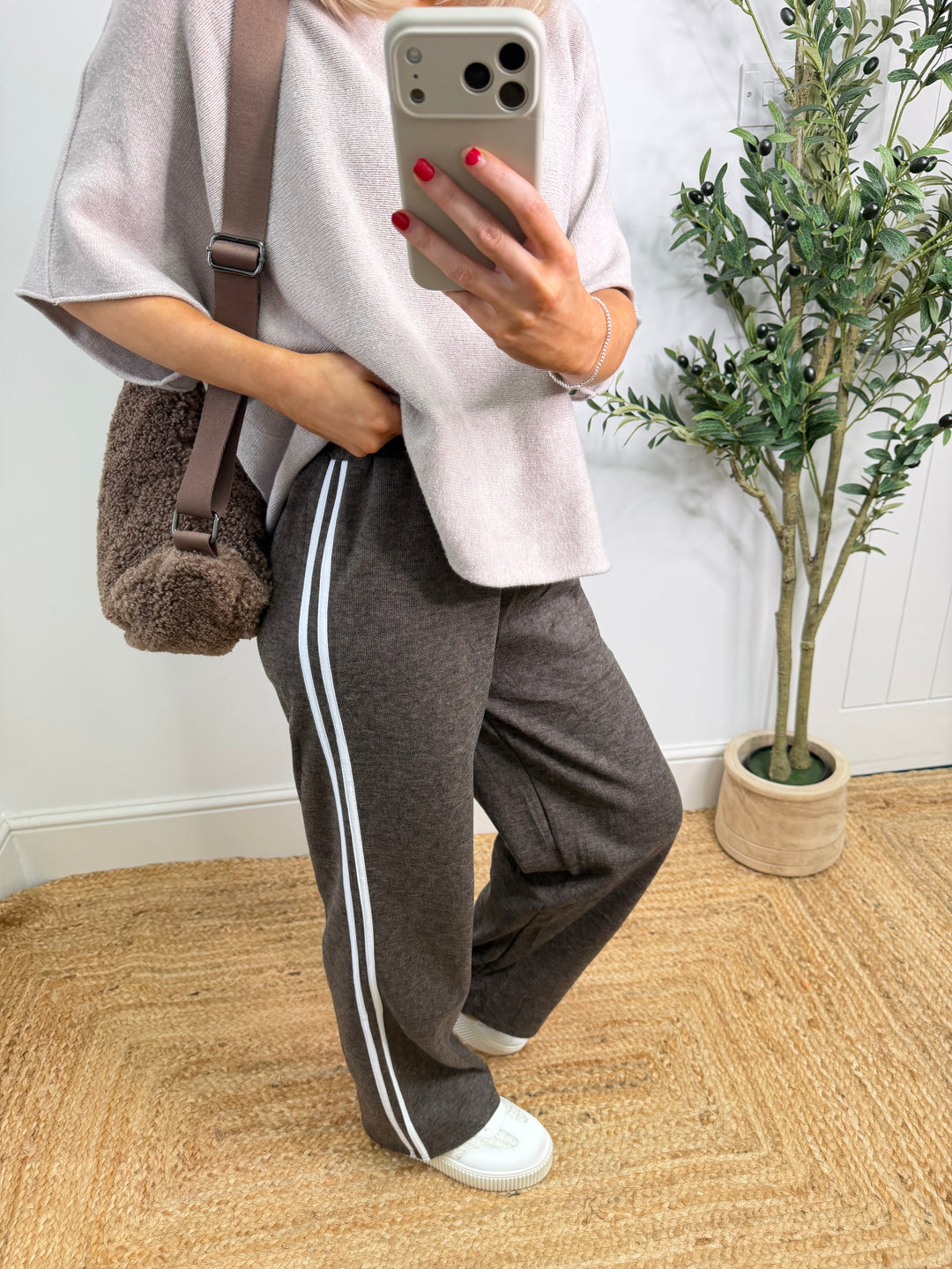 2 Stripe Joggers - Chocolate