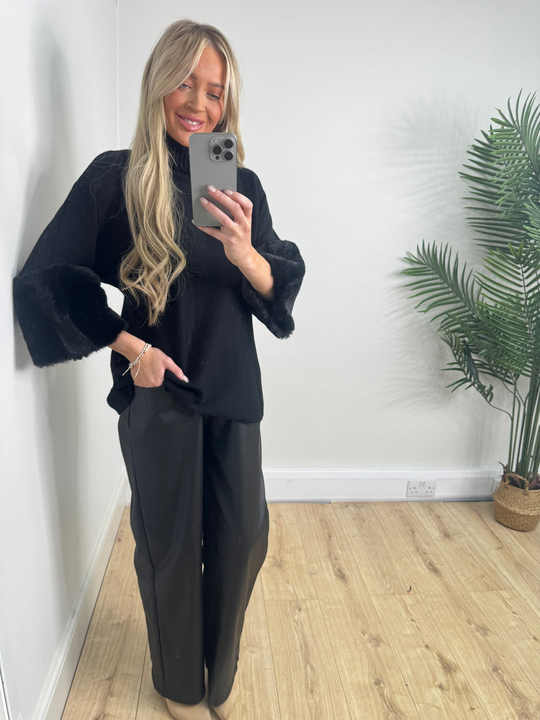 Amanda Fux Fur Cuff - Black