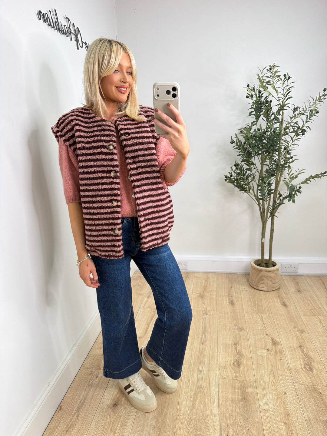 Dakota Gillet - Rose & Mulberry
