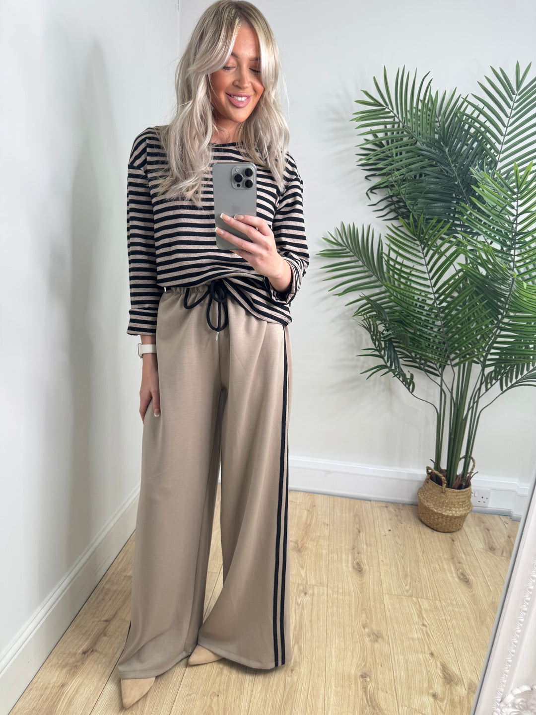 Relax Stripe Joggers - Beige