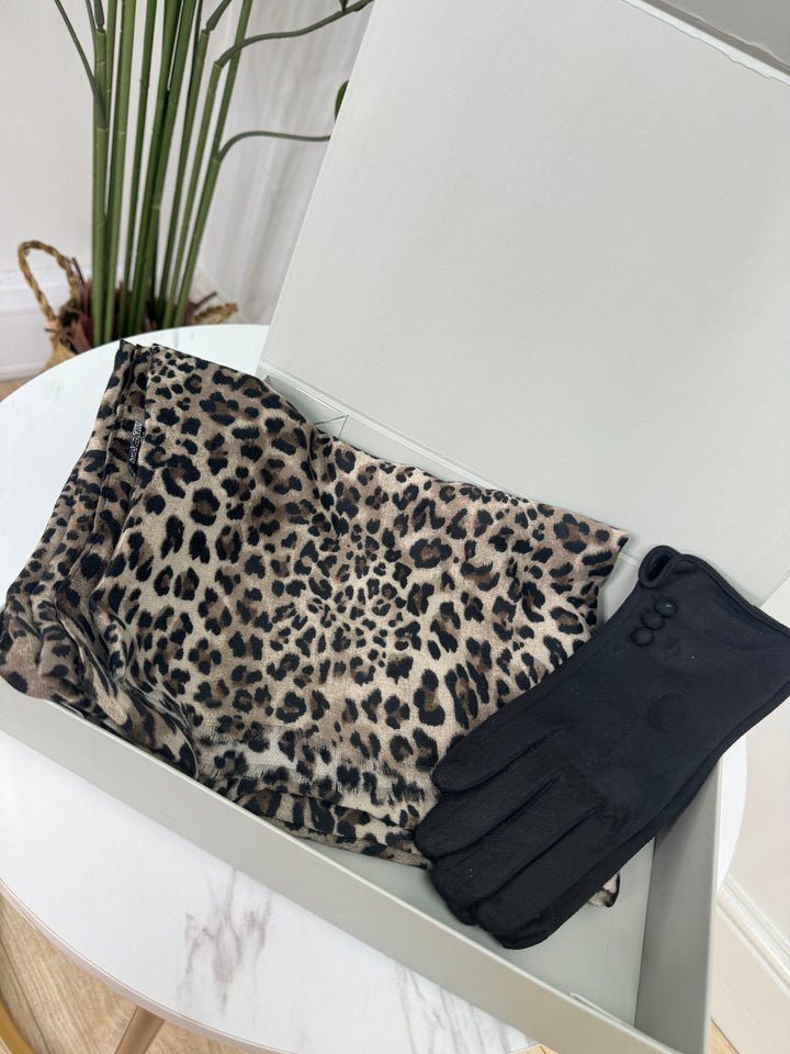 Bundle 18 - Leopard Scarf